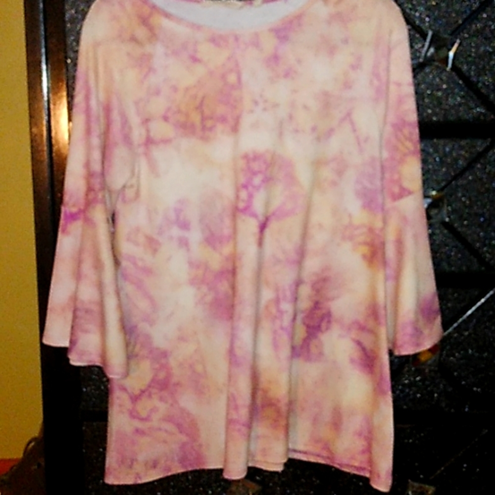 Bell sleeve shirt